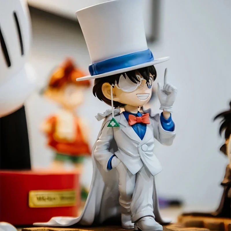 Detective Silencioso – Figura Skateboard Edition (14–17 cm) 