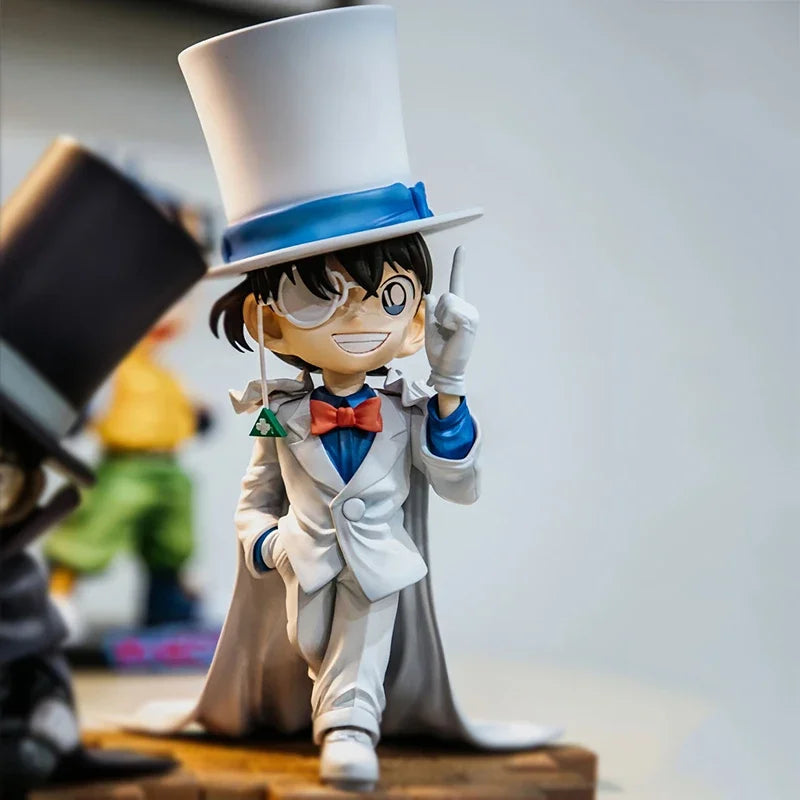 Detective Silencioso – Figura Skateboard Edition (14–17 cm) 